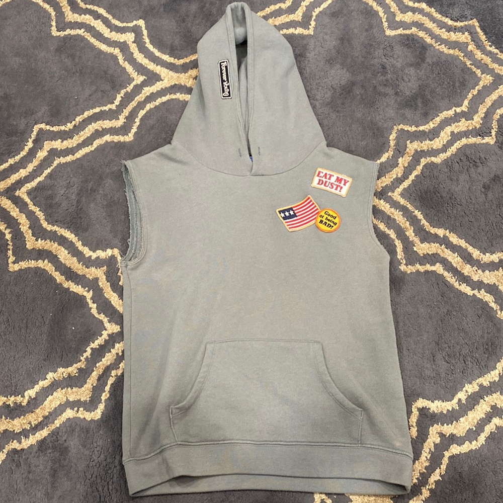 Junk Food Hoodie with cut off sleeves and patches Army Green